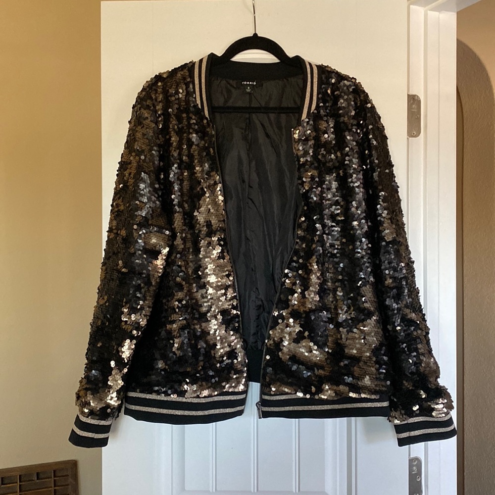 FABULOUS black-to-champagne mermaid sequin jacket!!